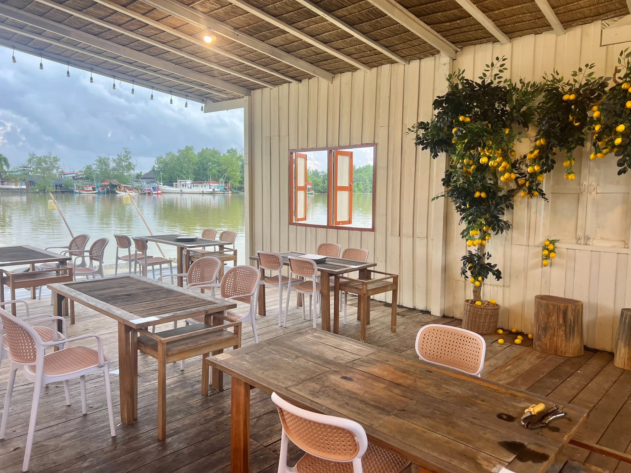 ร้าน หมูทะเล ปิ้งย่าง