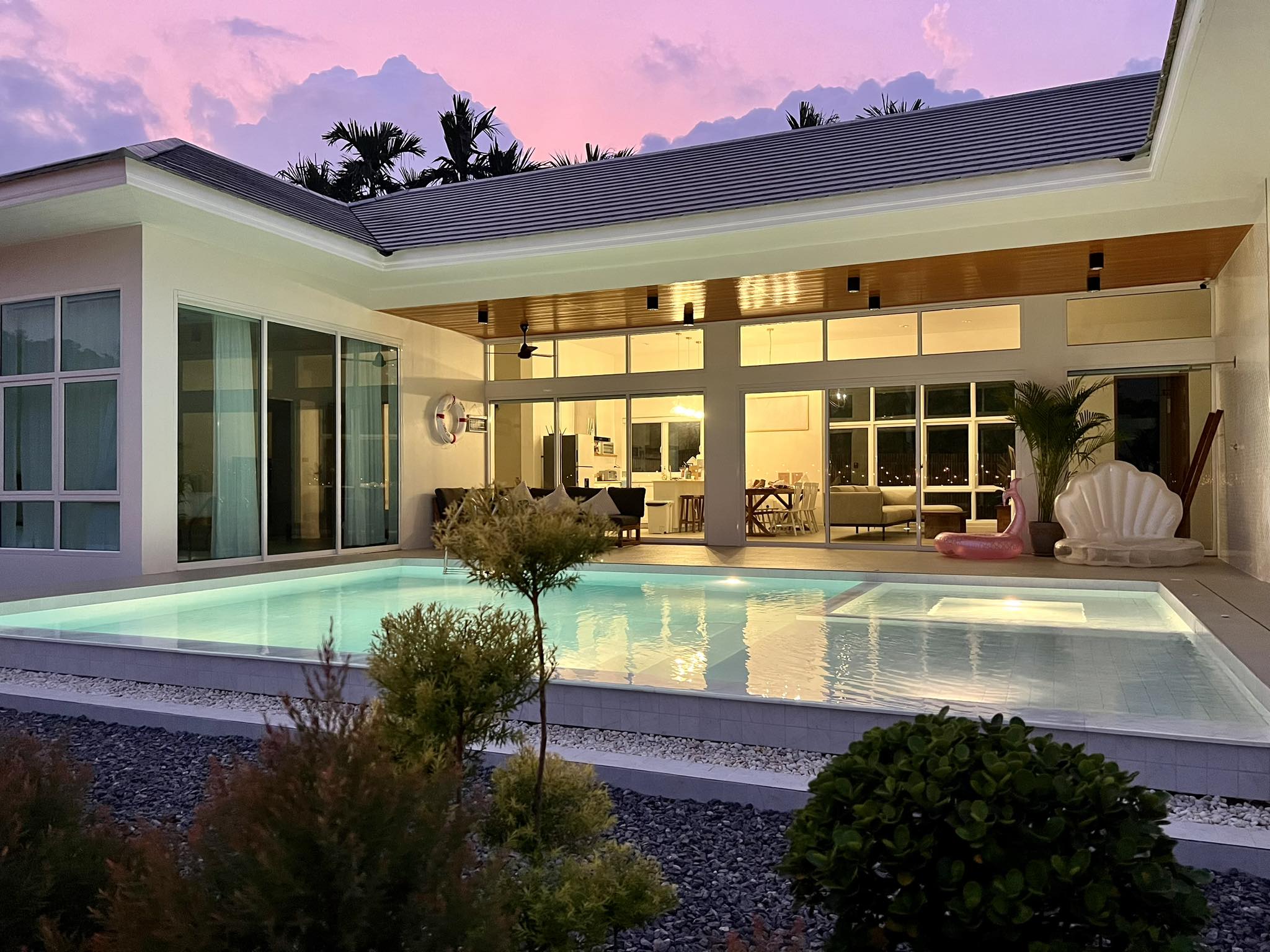 Gems Pool Villa Chanthaburi 